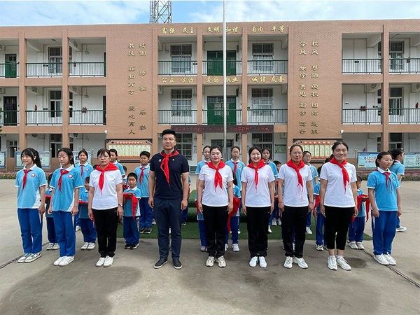 2023年5月29日道清路小学西校区入队仪式 (1)